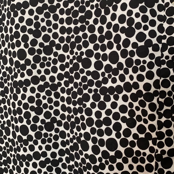 George button down shirt in a black white circle pattern. Size XL ((16/1… - Picture 4 of 8